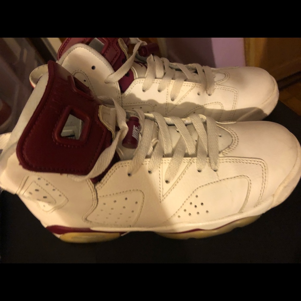 AIR JORDAN 6 RETRO "MAROON"
